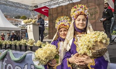 KARABURUN NERGİS FESTİVALİ VE EGE TURU