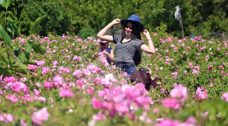 ISPARTA GÜL BAHÇELERİ SALDA GÖLÜ KİRAZLIDERE CAM TERAS TURU